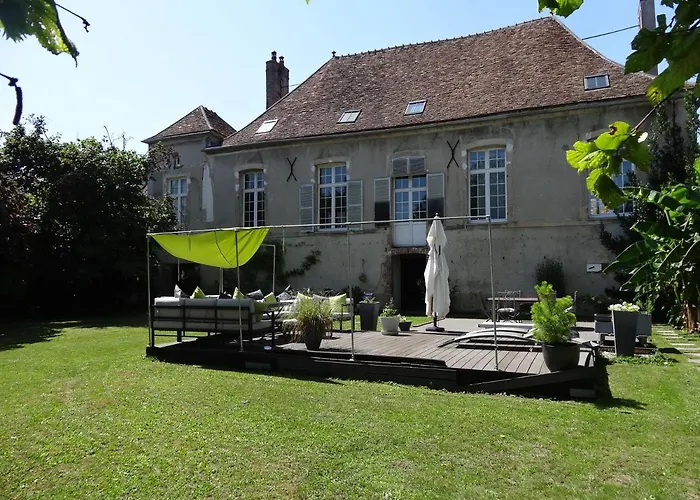 Les Petites Tuileries Bed & Breakfast